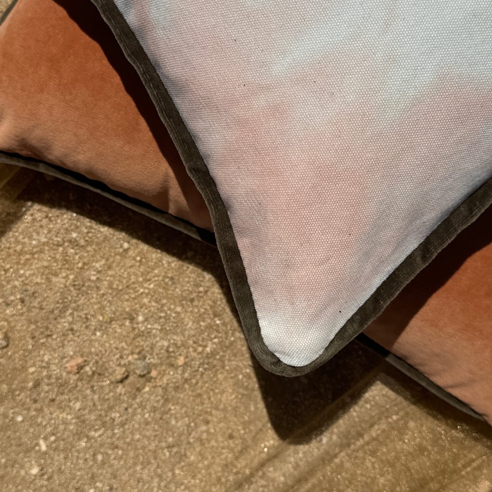 Burnt Orange Velvet & Peach & Grey Tie-Dye Colorblocked Pillow Set - Monte Visión