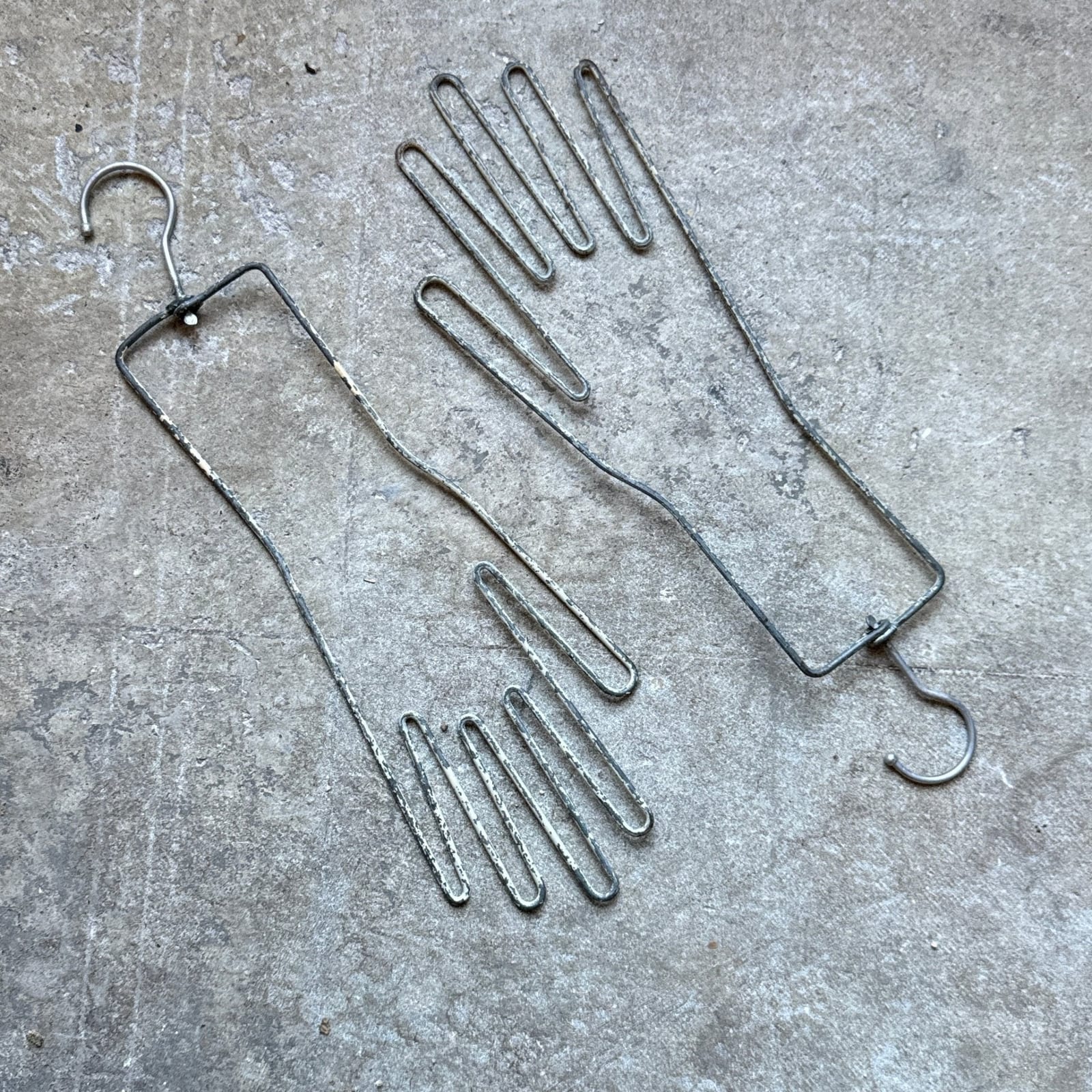 1930's Metal Glove Mold Wire Hands- Set of 2 - Monte Visión