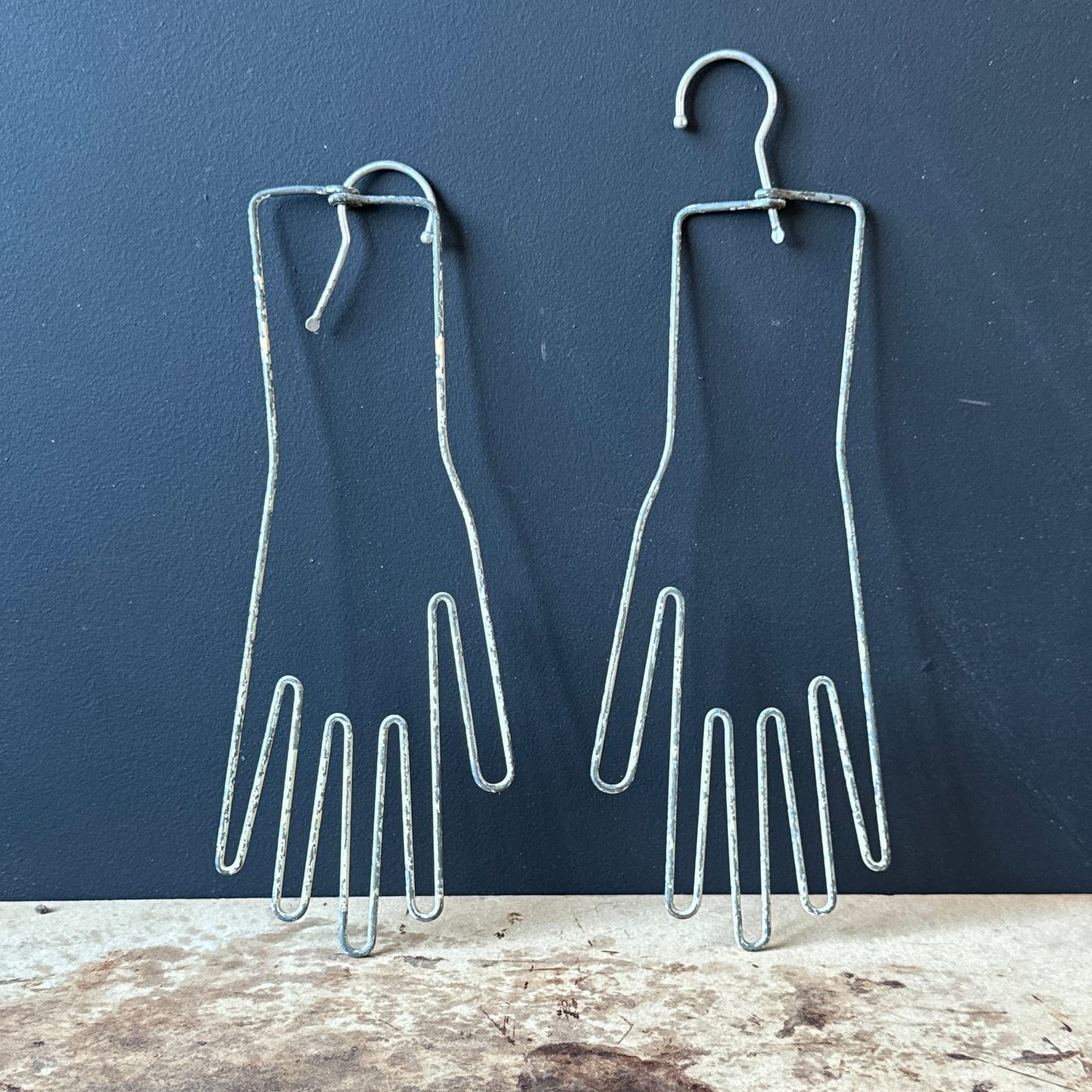 1930's Metal Glove Mold Wire Hands- Set of 2 - Monte Visión