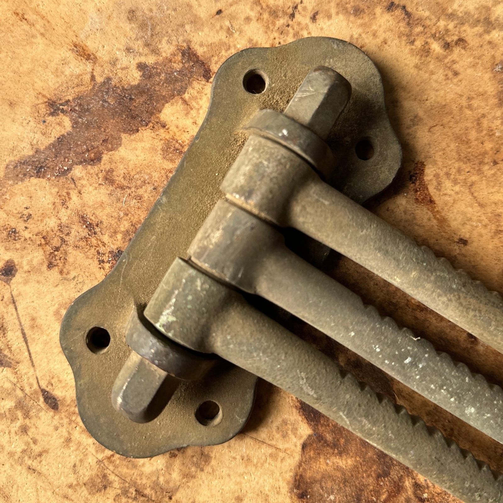 Antique Steel 3-Hook Swivel Coat Or Hat Rack - Monte Visión