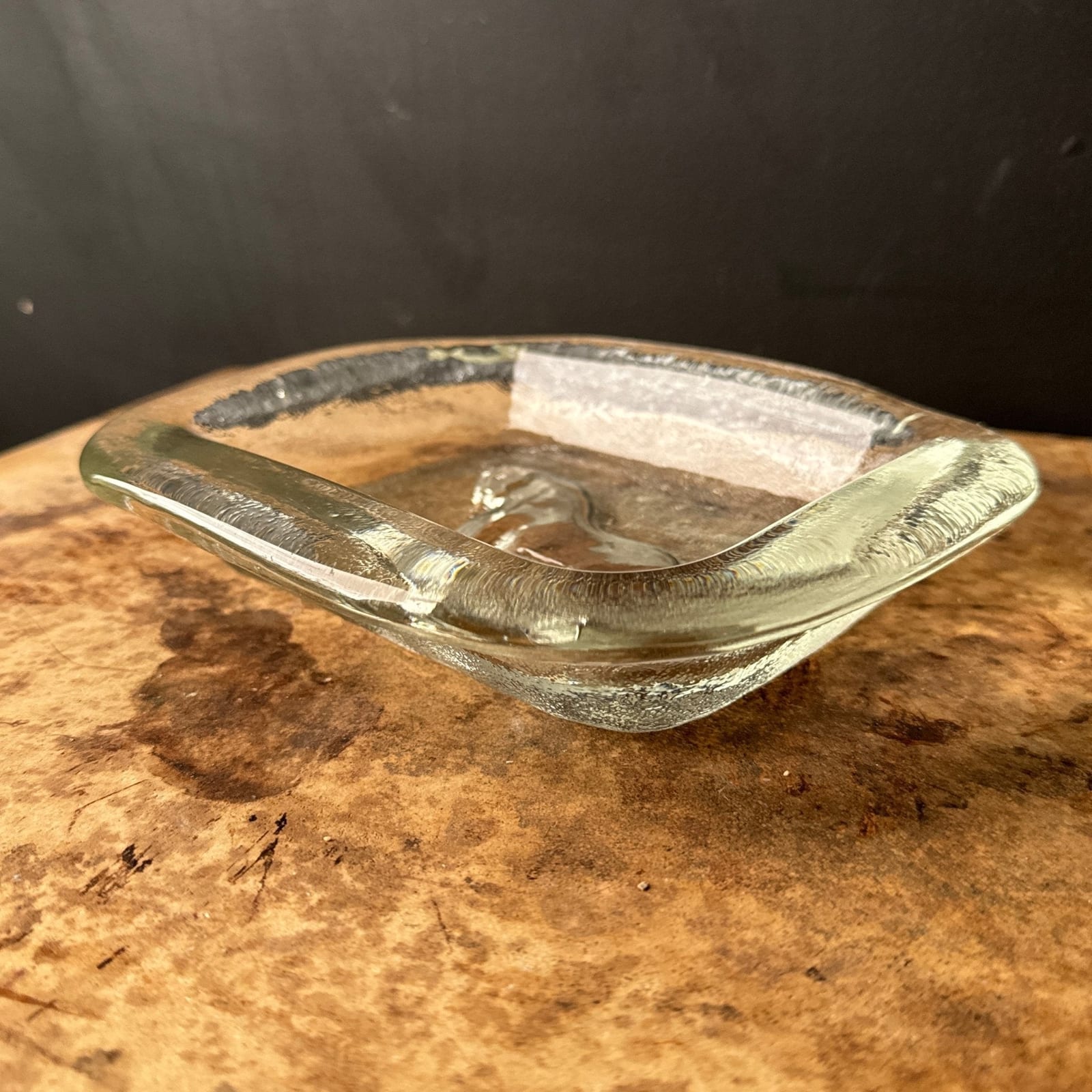 Mid-Century Clear Glass Sculptural Ashtray With Embossed Horse Motif - Monte Visión