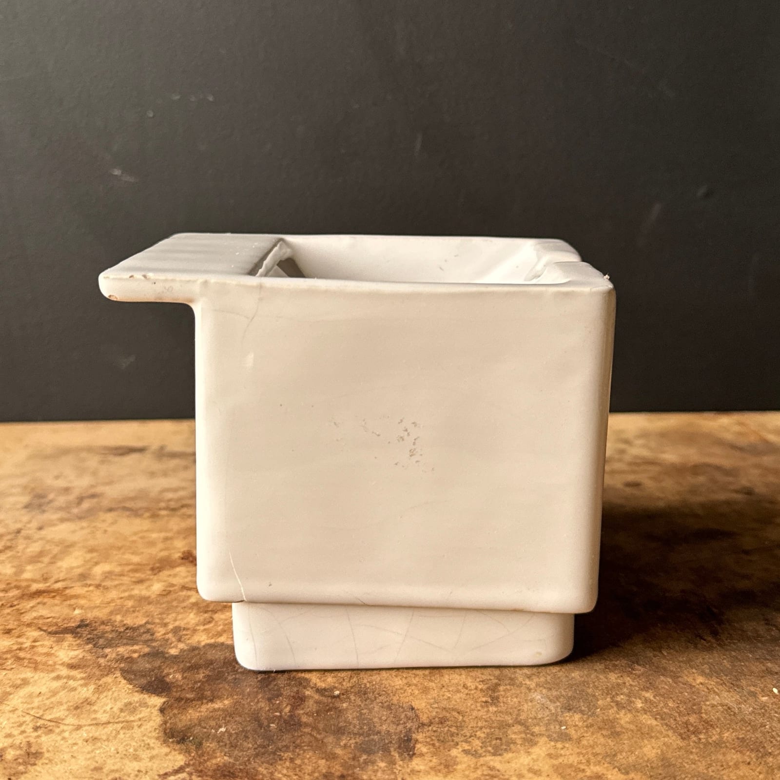 Postmodern 2-Piece White Ceramic Ashtray - Monte Visión