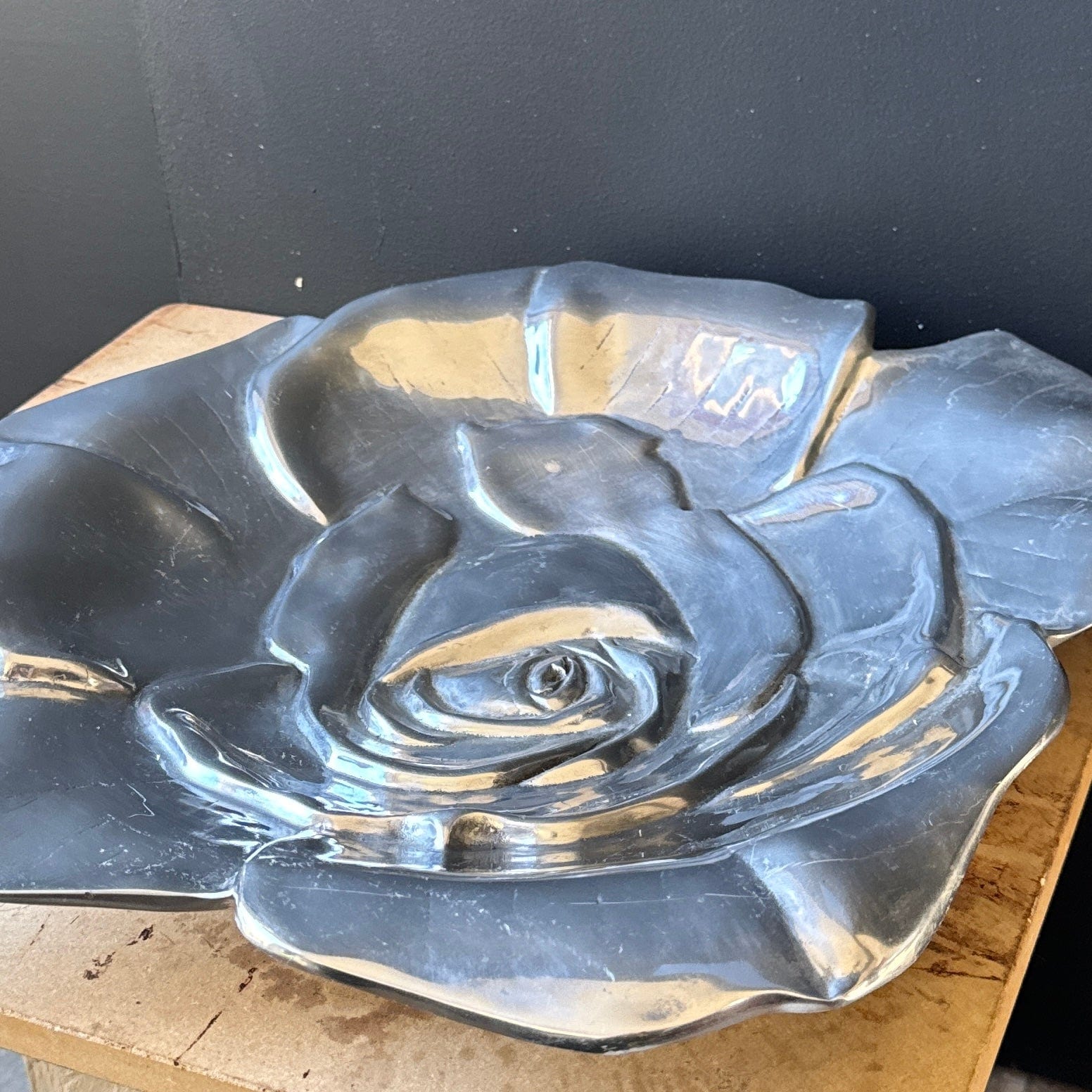Postmodern Aluminum Oversized Rose Fruit Dish - Monte Visión