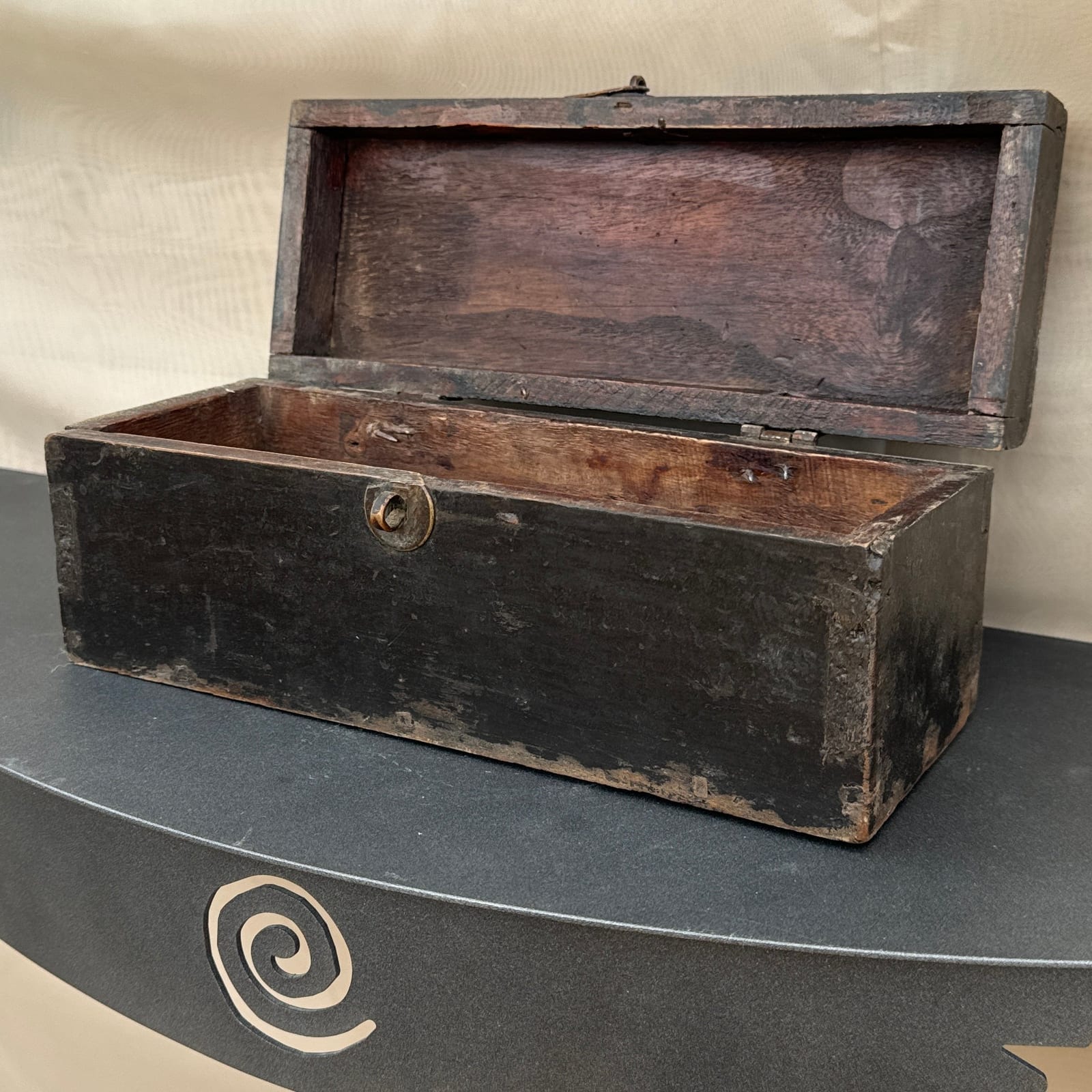 Primitive Artist-Made Sculptural Trinket Box - Monte Visión