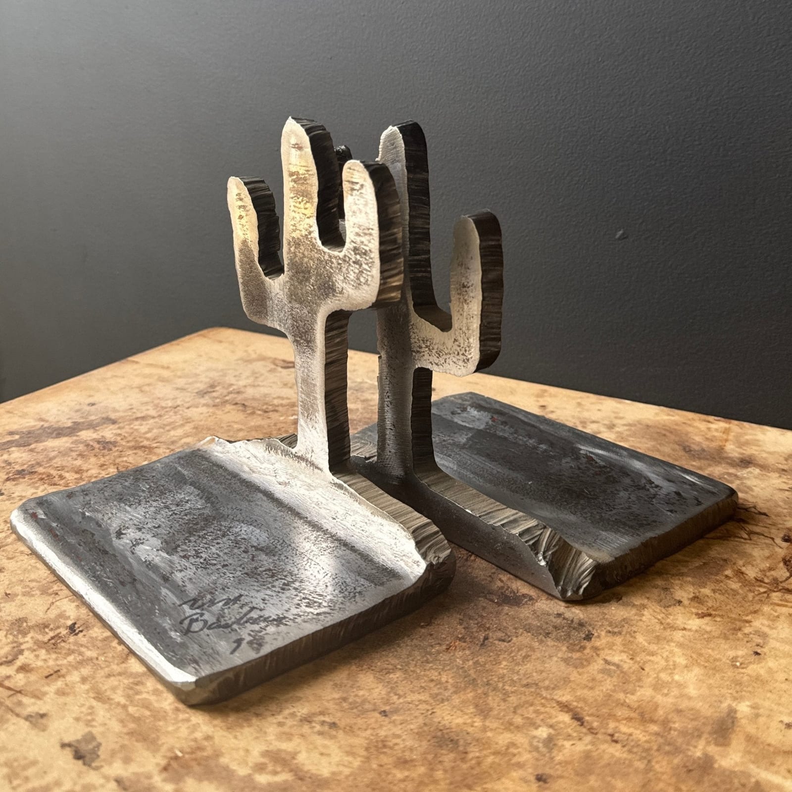 Torchcut Heavy Steel Vintage Cactii Bookends - Monte Visión
