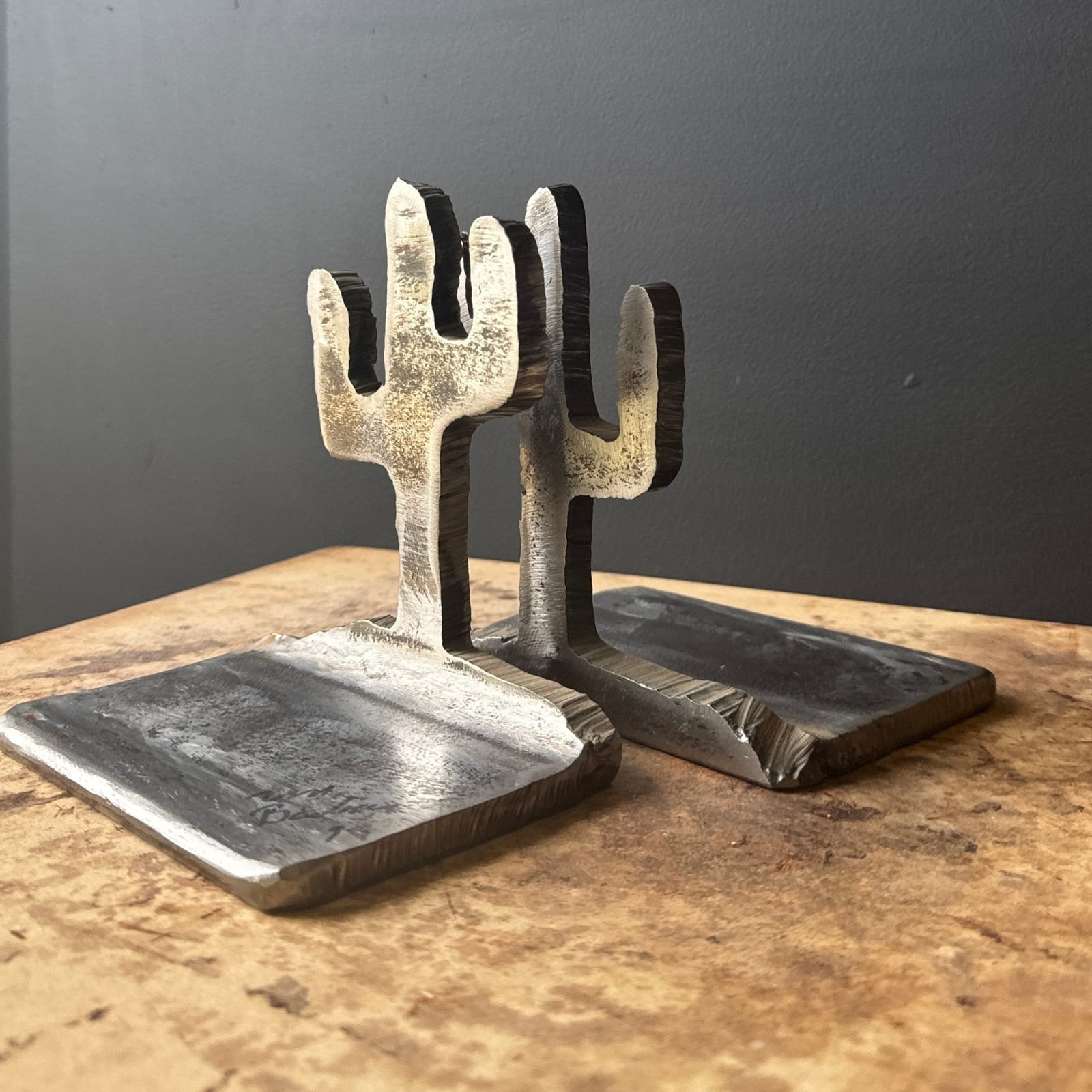 Torchcut Heavy Steel Vintage Cactii Bookends - Monte Visión
