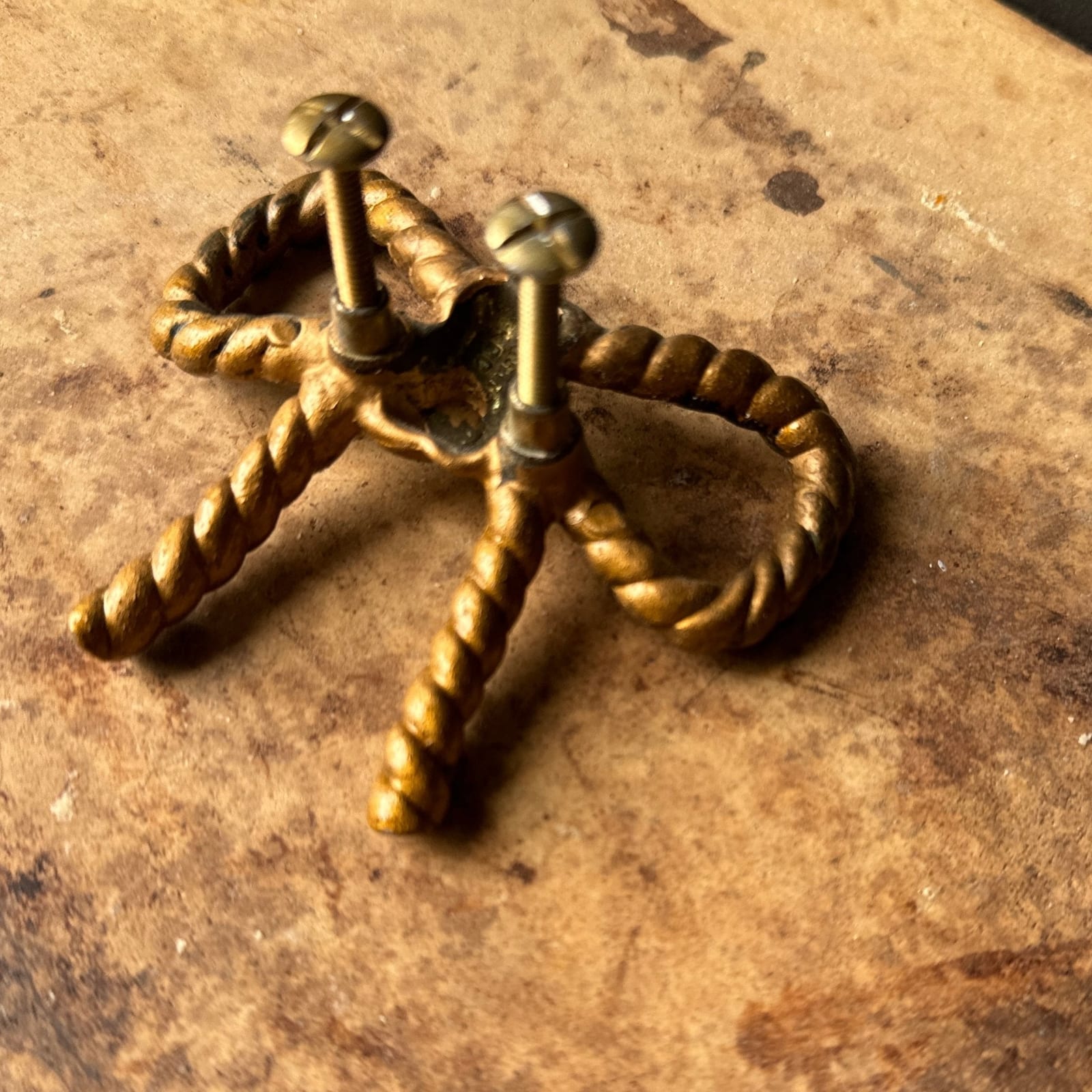 Vintage Gold-Tone Metal Rope Bow Drawer Pulls- Set of 2 - Monte Visión