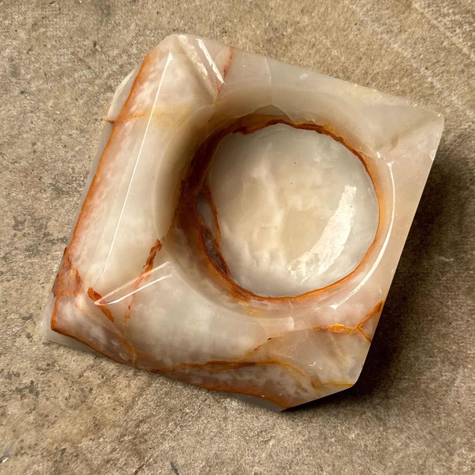 Vintage White Veiny Onyx Trapezoid Ashtray - Monte Visión