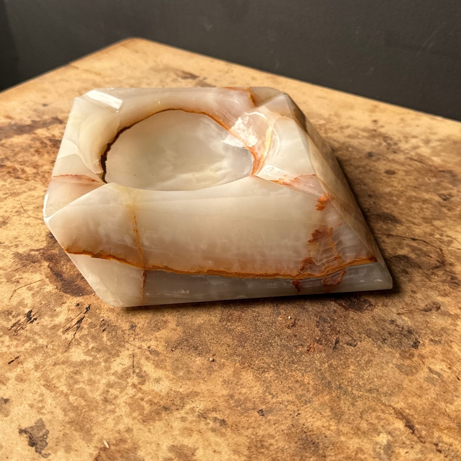 Vintage White Veiny Onyx Trapezoid Ashtray - Monte Visión