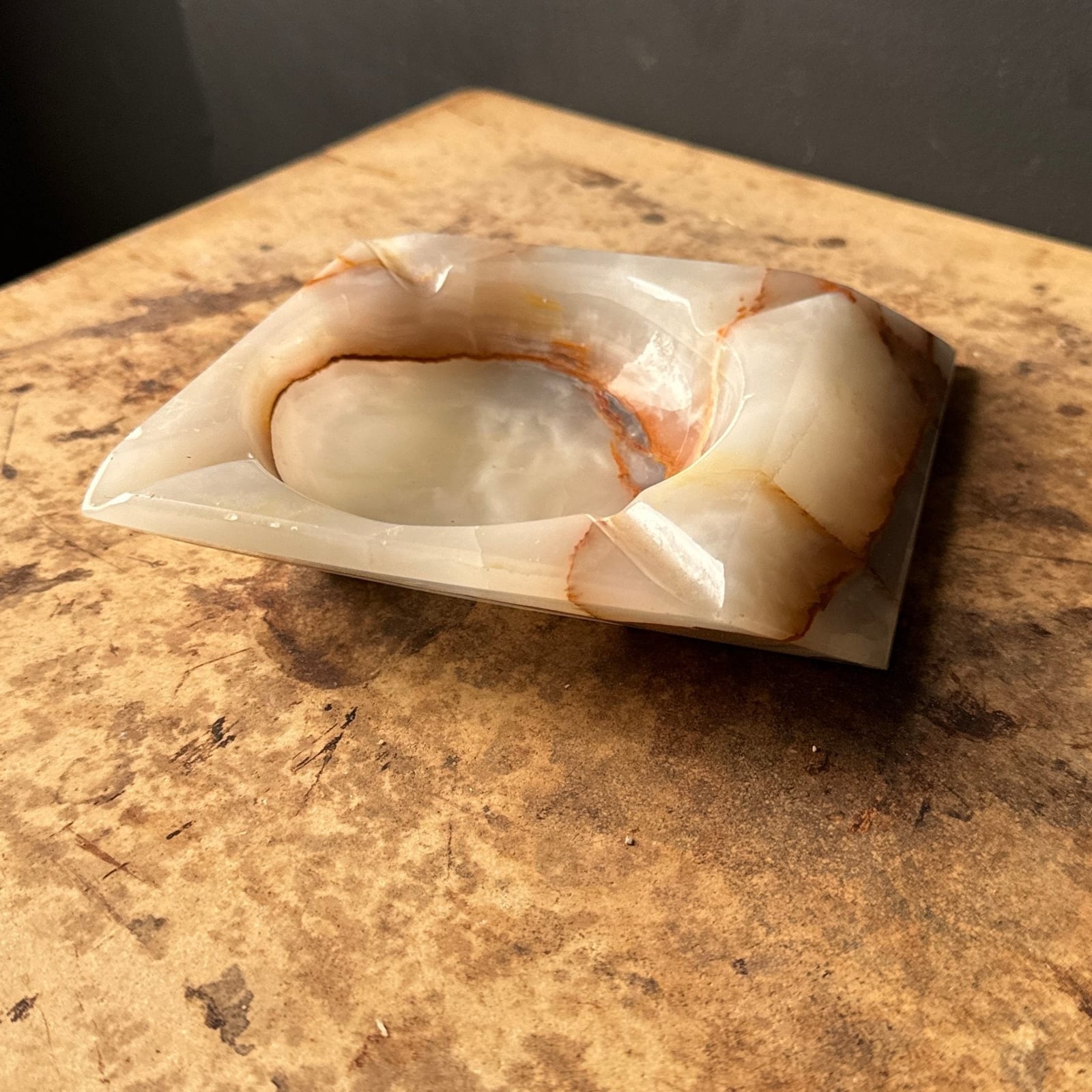 Vintage White Veiny Onyx Trapezoid Ashtray - Monte Visión